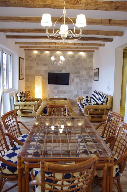 And Teona 3* Budva