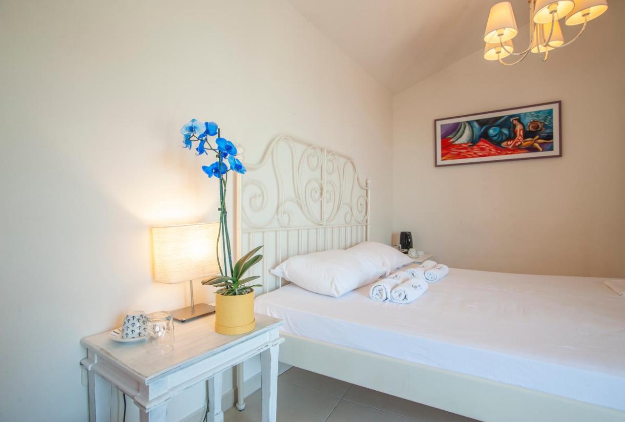 And Teona 3* Budva