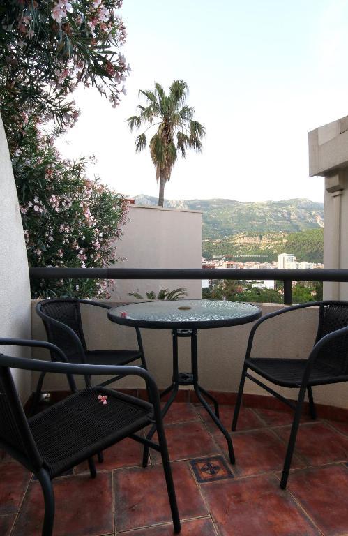 And Teona Guest house